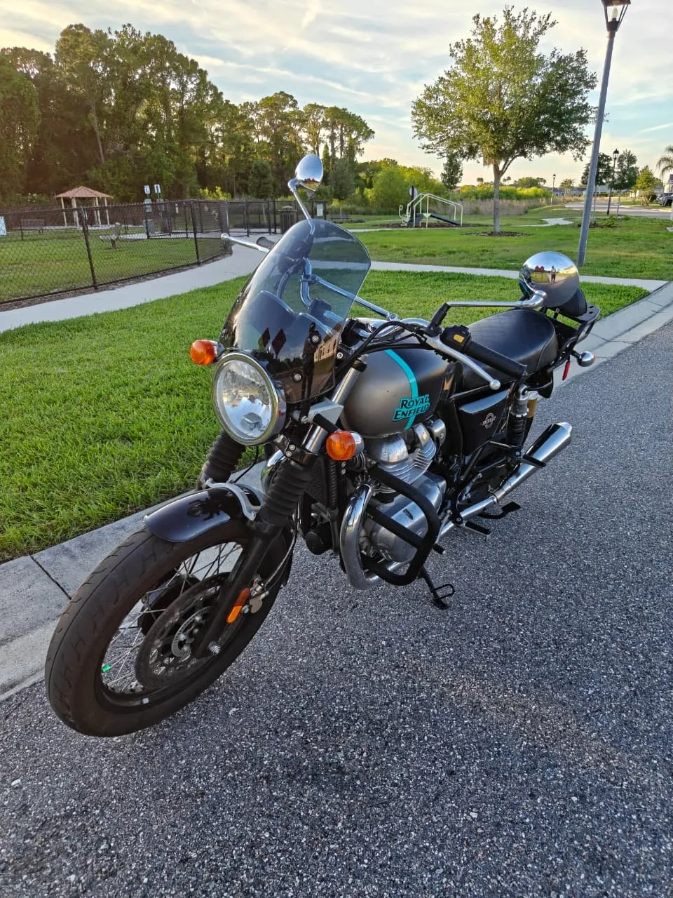Royal Enfield INT650 2022 (4)