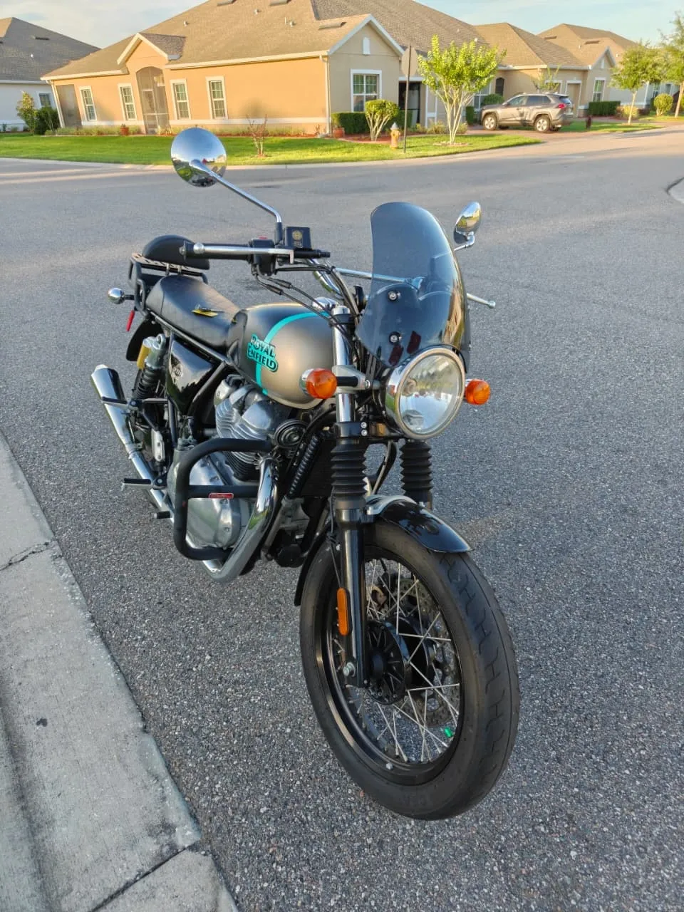 Royal Enfield INT650 2022 (6)